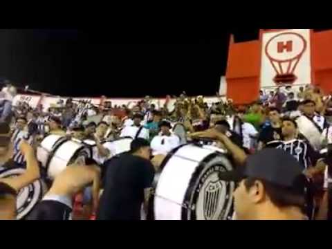 "LA BARRA DE CASEROS / LOS PIBES DE LOS BOMBOS EN HURACAN" Barra: La Barra de Caseros &bull; Club: Club Atlético Estudiantes