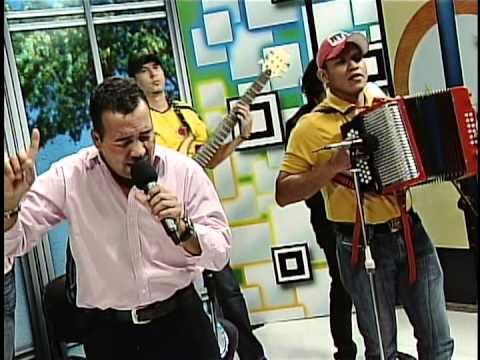 Enaldo Barrera "Diomedito" Y Oscar Correa - Si No Peleamos