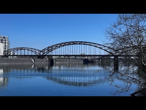 Live webcam view of Deutschherrnbrücke Railway Bridge, Frankfurt