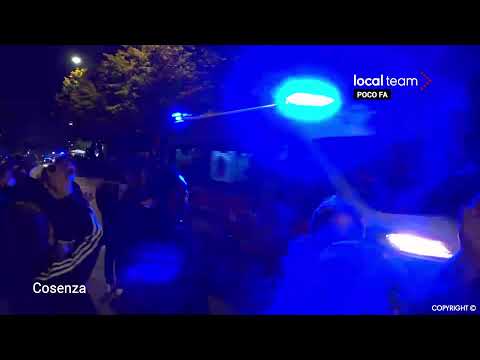 LIVE Cosenza, manifestazione contro la zona rossa in Calabria