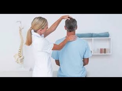 5 ushtrimet që ju lehtësojnë dhimbjen e qafës dhe shpatullave