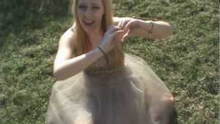Darlin&#39; - Avril Lavigne (VIDEO)