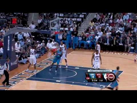 Matt Barnes no look assist to Dwight Howard for the monkey dunk Magic Hawks Playoffs