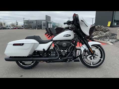 2024 Harley-Davidson<sup>®</sup> Street Glide® White Onyx Pearl – Black Finish