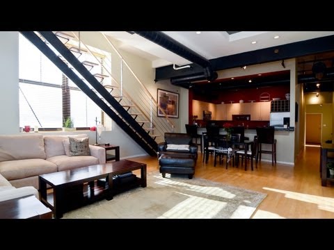 West Loop duplex loft offers skyline views