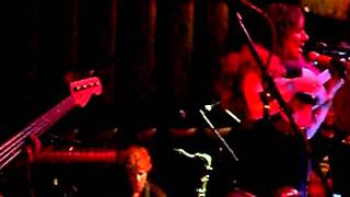 Tune-Yards- &quot;Powa&quot; Live in San Diego (Fan Video)