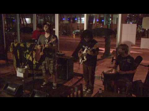 The Good Vibes - Picture On The Wall (Groundation Cover) Live @ Spada