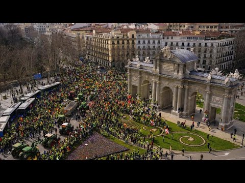 Macron muss Dialog mit Bauern absagen und lädt "Öko-Terroristen" aus