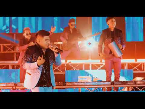 MEGA MIX - LA MEGA KUMBIA (EN VIVO)