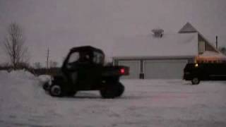 preview picture of video 'Polaris Ranger 700 plowing snow'
