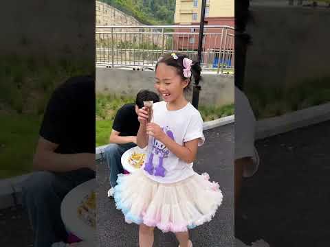 ¡La hermana compartió todo el helado con todos! #funny #mejoresjuguetes #cute