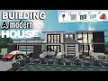BUILDING A MODERN BLOXBURG HOUSE Using The NEW UPDATE ITEMS