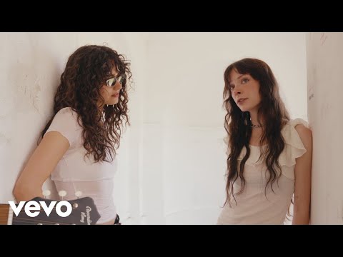 Holly Humberstone, Asha Banks - Dive (Live from Hyde Park)