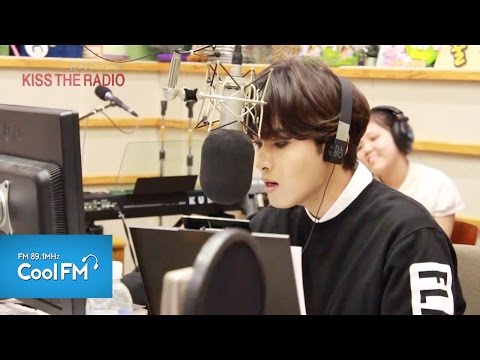 힐링카페 - 려욱 "길에서" 라이브 LIVE / 140903[슈퍼주니어의 키스 더 라디오]