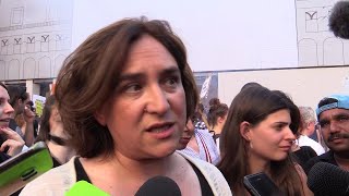 La sindaca di Barcellona Ada Colau manifesta a Bologna contro Salvini (video)