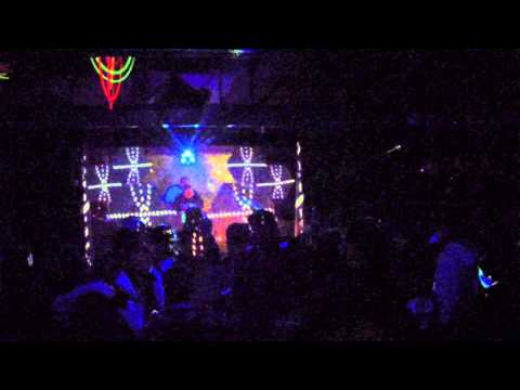 Oldboy (Funk Rebels) Live @ Tekno Donuts Party w/ Tony Manero - 4 Aprile 2k15