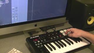 Video thumbnail for M-Audio Oxygen 25 review (with Logic Pro X) by dancetech