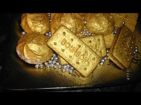 Beautiful golden cake from biscuits