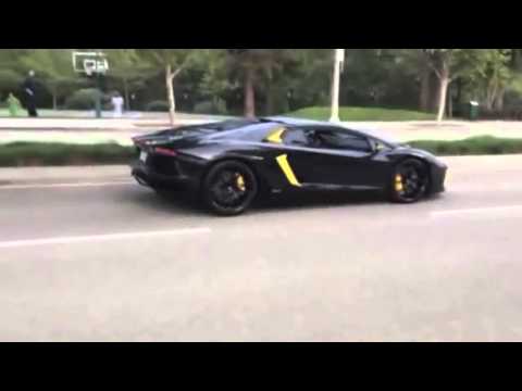 Guy throws rock at Lamborghini Aventador! "Guy throws rock at Lamborghini Aventador!" FULL Video
