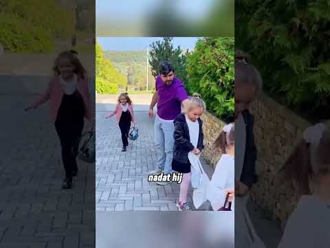 De reden waarom het meisje elke dag huilt nadat ze uit school komt