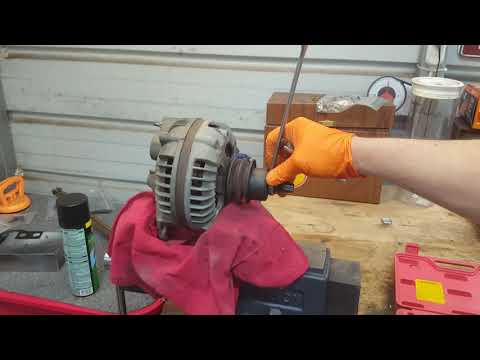 How to remove and replace vintage Mopar alternator pulleys