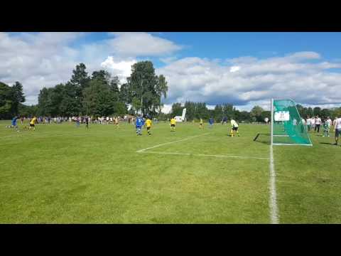 Scoring Daniel Roksvåg.