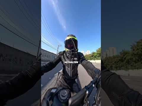 Bewaffnete Diebe wollen Biker ausrauben! 😱 Videocredits:  isaque_mt09 ig