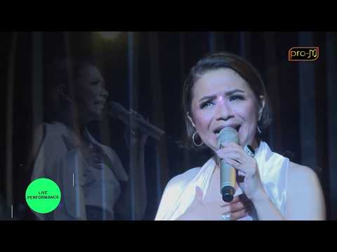 download lagu mp3 mp4 Ruth Sahanaya Woohoo, download lagu Ruth Sahanaya Woohoo gratis, unduh video klip Ruth Sahanaya Woohoo