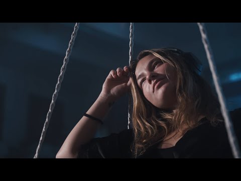 Opia feat.  Evvie - Maková