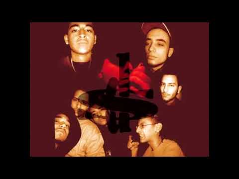 DixwsSimponia-Mastropos- DenMeEkfrazeiKaneis(Diss BhtaPeis,Trisdiastatos(3D)Alutoi grifoi)(2005)