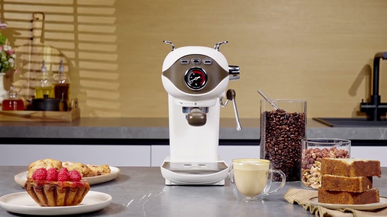 Espressor VELVET, 20 bari, 1100 W, spumare, rezervor 800ml, compact, crem