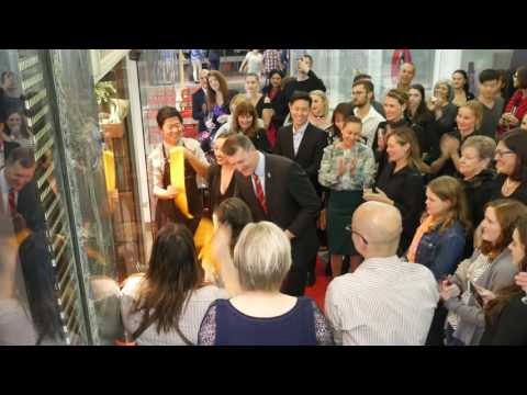 Lançamento Oficial Dello Mano, corte da fita