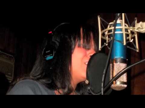 Vickie Raye - Cut Me Deep Vocal Recording