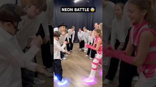 Шаффл Баттл 😎🔥 Girls 👧 VS Boys 👦 WHO WIN 🏆🤔 NEON MODE BATTLE 😨
