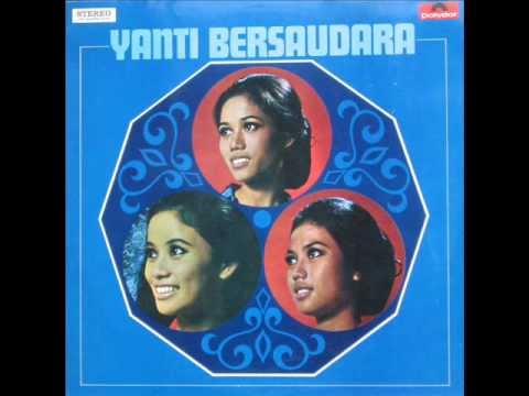 Badminton - by: Yanti Bersaudara