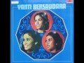 Badminton - by: Yanti Bersaudara 