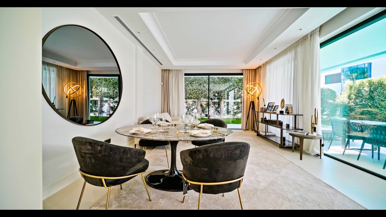 Villa en venta en Rio Verde Playa, Marbella Milla de Oro