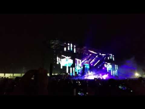 Flosstradamus covers "To U" by Diplo Skrillex ft. Aluna George @ HARD Summer 2016 first minute