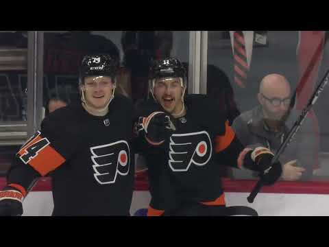 Flyers make it look easy with this passing