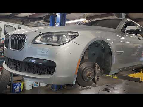 BMW 7 SERIES 750 Li F01 F02 F03 F04 FRONT BRAKES ROTORS & PADS SERVICE CHANGE REPLACEMENT PROCEDURE