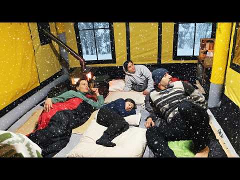 Waldcamping bei starkem Schneefall ❄️ | Test unseres neuen aufblasbaren Zelts