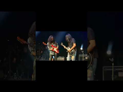 Konsert TU7UH Vibrato Gitar Menggabungkan TU7UH Gitaris ‼️ 3 Vokalis ‼️ 1 Band Barbarik