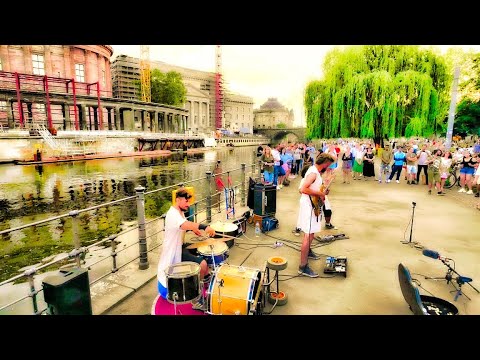 DR. PHIL HARMONIC "My Sugar" - Fantastic Street Music at James-Simon-Park Berlin