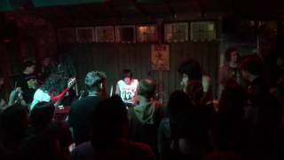 The Coathangers- Squeeky Tiki LIVE