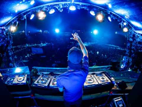 Borgore Feat Waka Flocka Flame & Paige - Wild Out