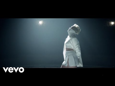 Betty Who - Ignore Me (Official Video)