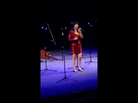 La Gata Bajo la Lluvia/Víctor Milciades Pérez (cover by Susy Pantoja)