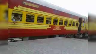 preview picture of video 'RTM WDM 3A led 22922 Gorakhpur-Bandra Terminus Antyodaya Express Arriving at Kasganj Junction'