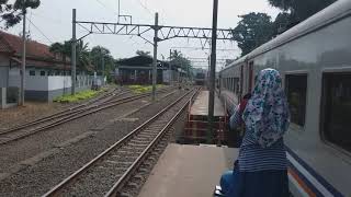 preview picture of video 'Salam Dadah dari masinis KRL Commuter Line di Stasiun Rangkasbitung'