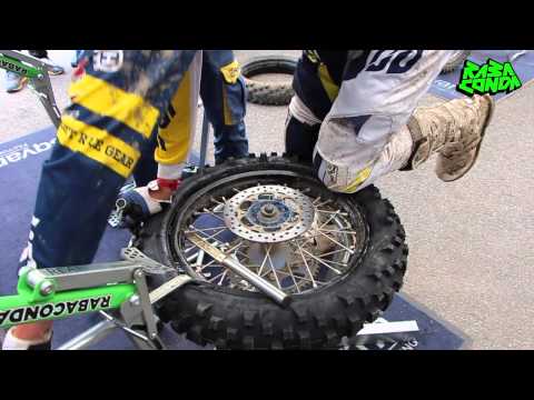 Pela Renet Tyre Change at EWC Rovetta Italy 2015